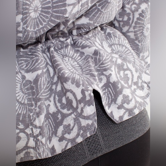 Lululemon | Travel To Track Jacket Beachy Floral White Fossil Athleisure Size 4 - Picture 7 of 16